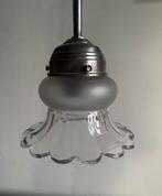 Hanglamp met metalen armatuur en kelkvormige glazen kap, Ophalen of Verzenden, Zo goed als nieuw, Minder dan 50 cm