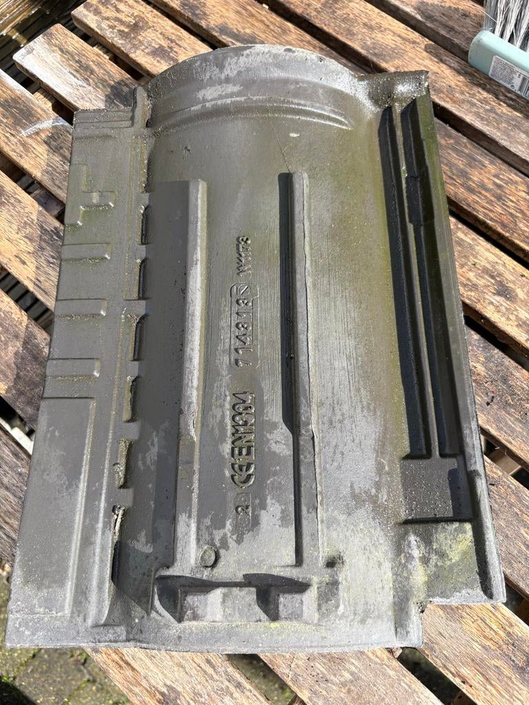 124 antraciet dakpannen type 714313 w1173 - Gratis!, Doe-het-zelf en Verbouw, Dakpannen en Dakbedekking, Ophalen, Gebruikt, Steen of Klei