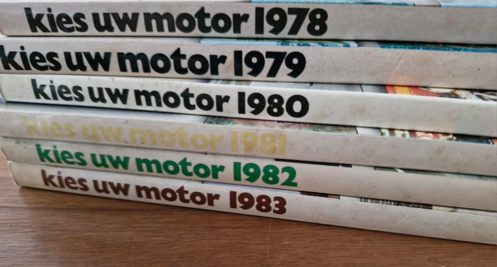 Kies uw motor jaarboeken 1978-1983, Boeken, Motoren, Ophalen of Verzenden, Gelezen