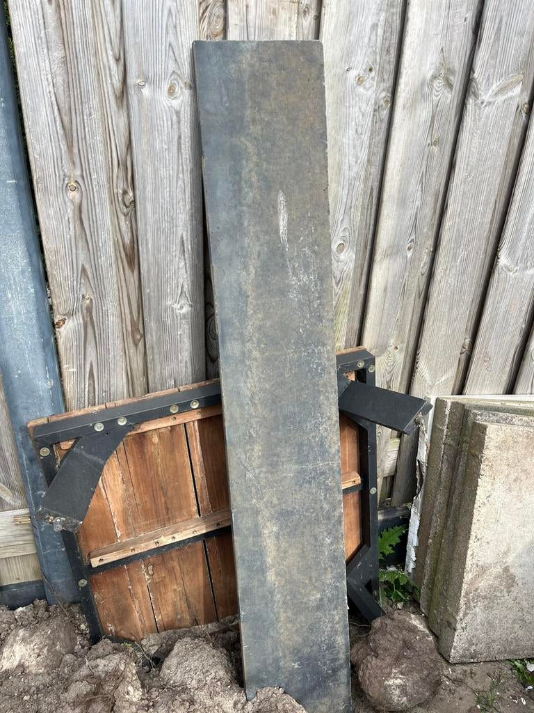 Betonnen schutting onderkant, Tuin en Terras, Schuttingen, Ophalen, Zo goed als nieuw, Hout, Minder dan 3 meter