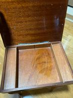 Italiaanse bijzettafel met muziekdoos, Minder dan 55 cm, Gebruikt, Ophalen of Verzenden, 60 cm of meer