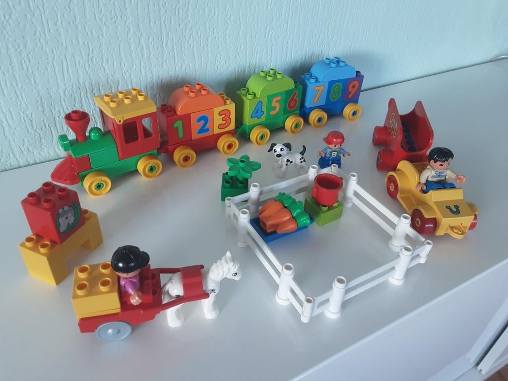 Lego duplo auto' met paarden kar en treintje, Kinderen en Baby's, Speelgoed | Duplo en Lego, Ophalen of Verzenden, Zo goed als nieuw