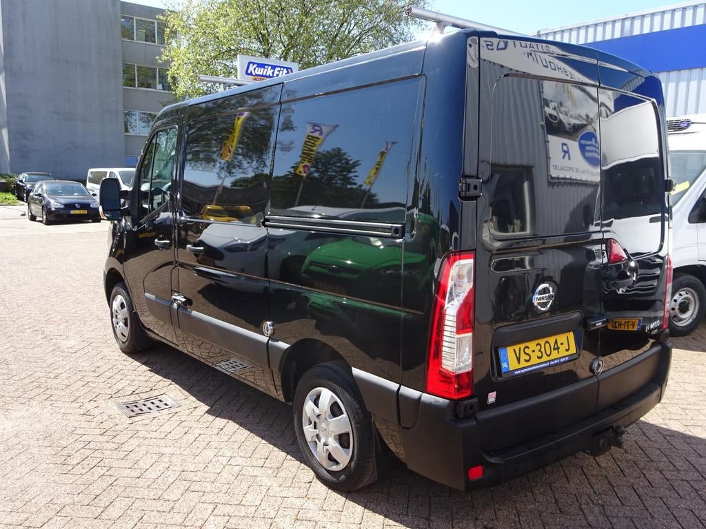 Nissan NV400 2.3 dCi L1H1 Business AIRCO NAVI CRUISE 2 x SCH, Euro 5, Stof, Gebruikt, Zwart