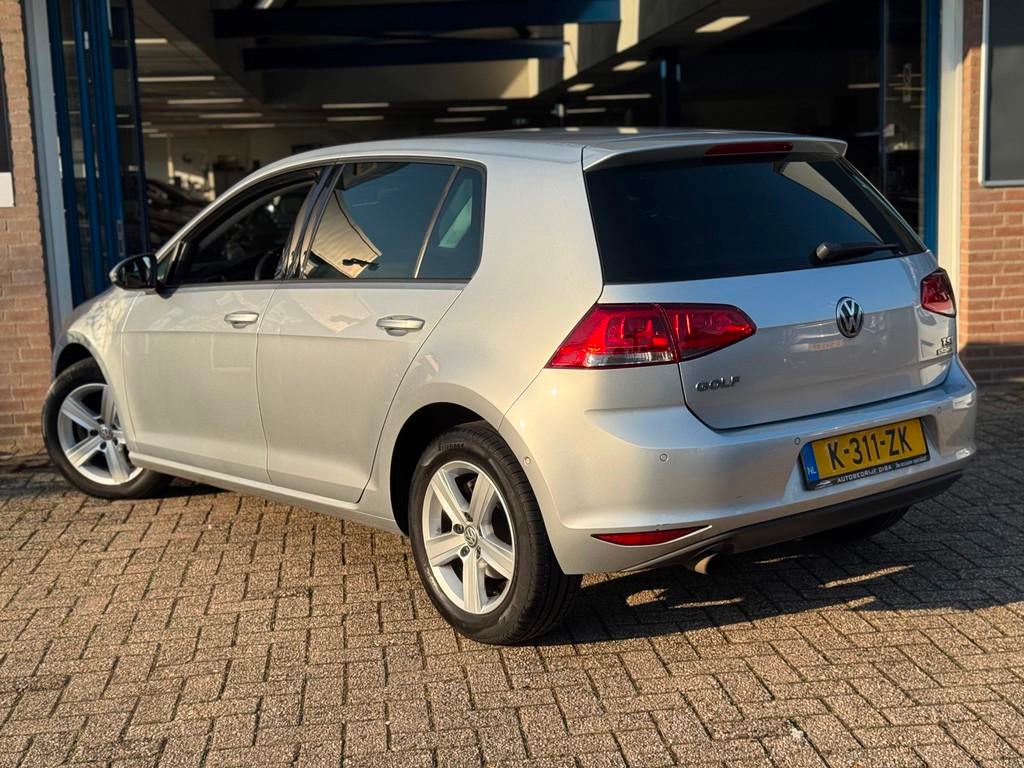 Volkswagen Golf 1.2 TSI Highline 2014 NAVI AIRCO LM NAP, Voorwielaandrijving, Euro 5, Stof, Gebruikt