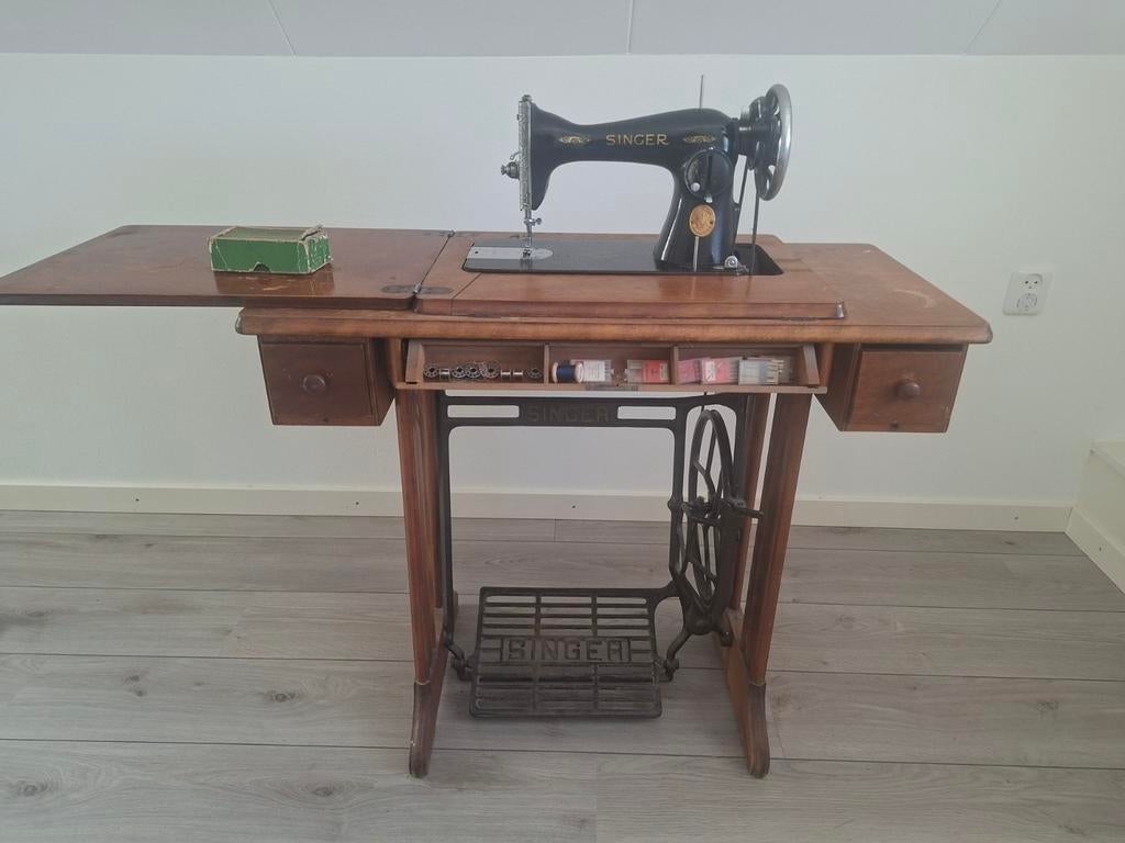 Singer Naaimachine met Houten Kast, Antiek en Kunst, Ophalen