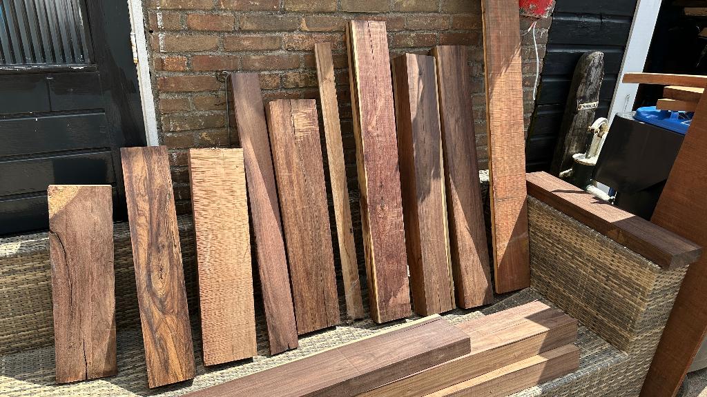 Pallisander (Indisch) en Maple meubelhout,Gitaarhout, Ophalen