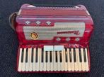 Marinucci 96-bas piano-accordeon rood parelmoer, Muziek en Instrumenten, Ophalen, Gebruikt, Toetsaccordeon, 96-bas