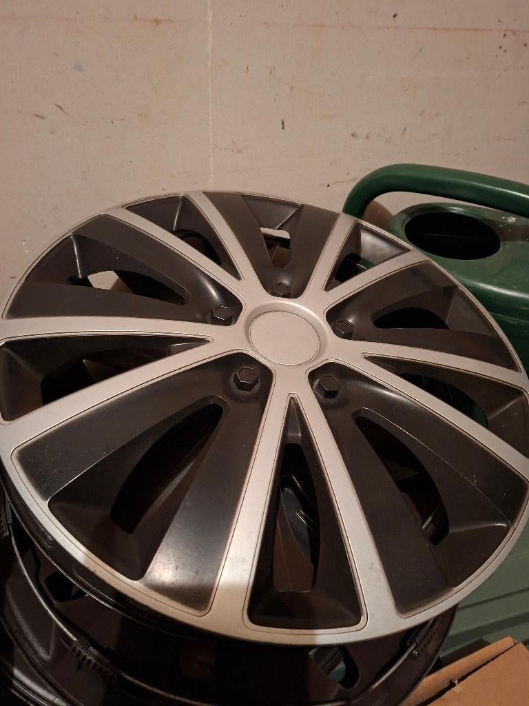 Set Mooie 16 inc Wieldoppen, Ophalen, Zo goed als nieuw