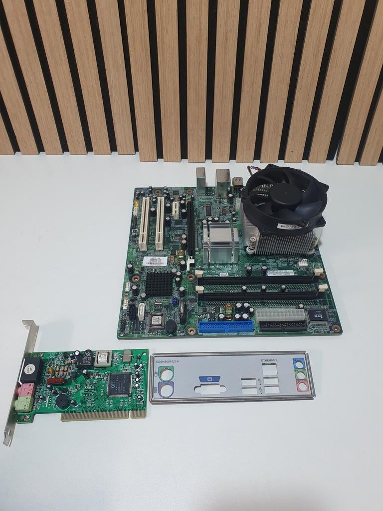 HP/ECS 945GCT-HM Moederbord Socket 775 + Intel Pentium E2140, Computers en Software, Moederborden, ., Zo goed als nieuw, ., Intel