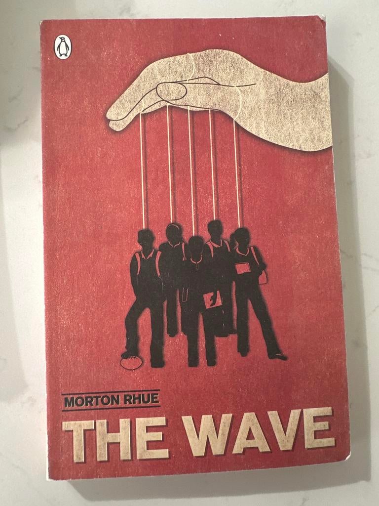 The Wave - Morton Rhue, Penguin editie, Ophalen, Gelezen, Wereld overig