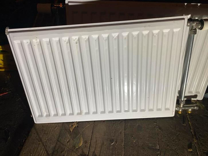 radiatoren 3stuks met thermostaatkraan, Doe-het-zelf en Verbouw, Verwarming en Radiatoren, Gebruikt, Radiator, 500 tot 800 watt