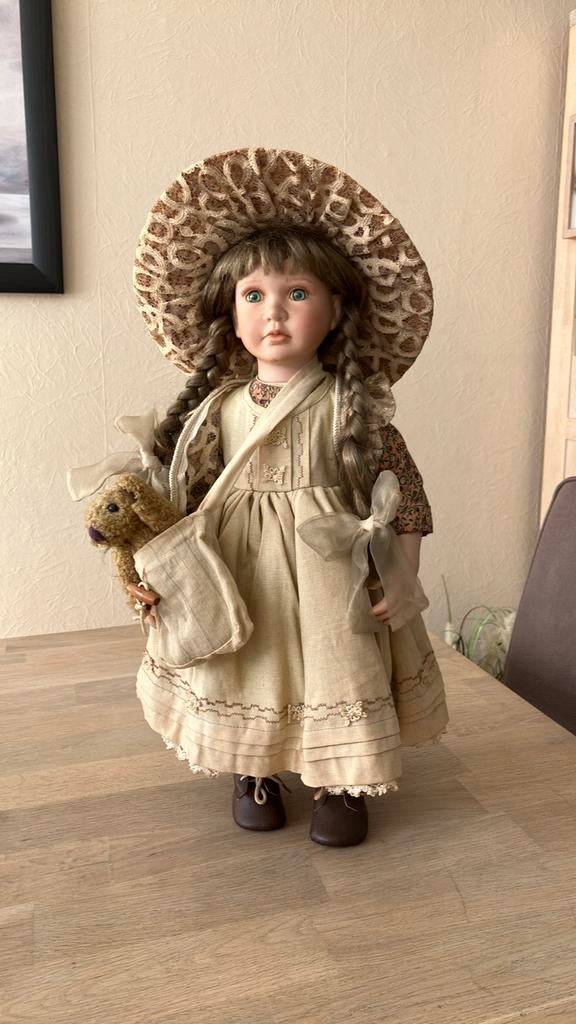 Mooie grote porseleinen pop type Amish kleding, Ophalen of Verzenden, Gebruikt