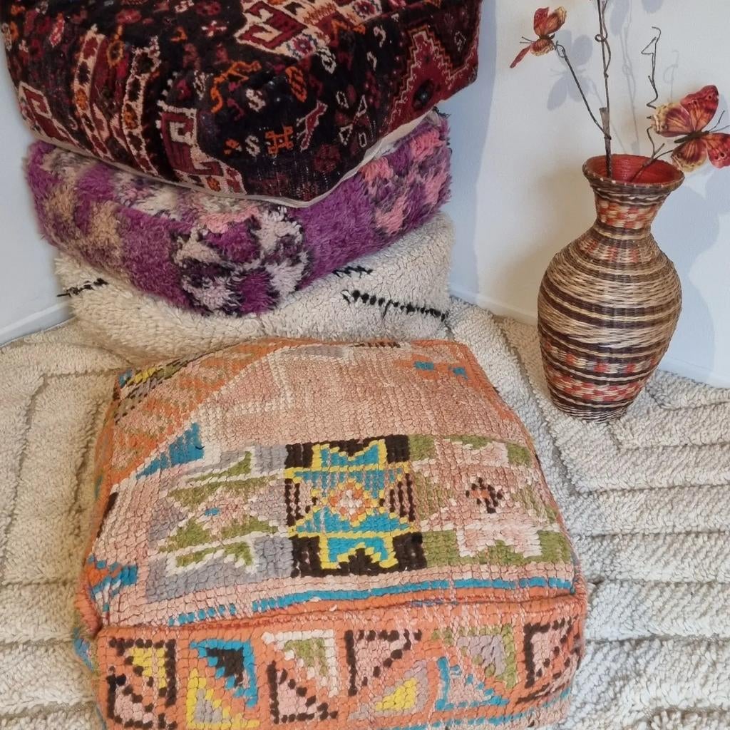 Vintage berber poef, Huis en Inrichting, Banken | Voetenbanken en Poefen, Ophalen, 50 tot 75 cm, 50 tot 75 cm