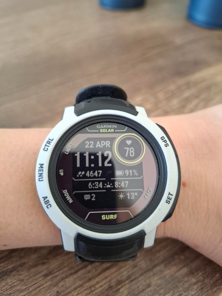 Garmin Instinct 2 Solar Surf Edition Wit Zwart, Sieraden, Tassen en Uiterlijk, Sporthorloges, Ophalen of Verzenden, Waterdicht