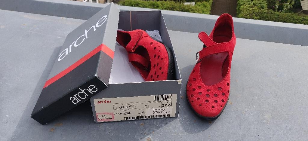 Arche rode damesschoen maat 37,5, Kleding | Dames, Schoenen, Pumps, Ophalen of Verzenden, Zo goed als nieuw, Arche