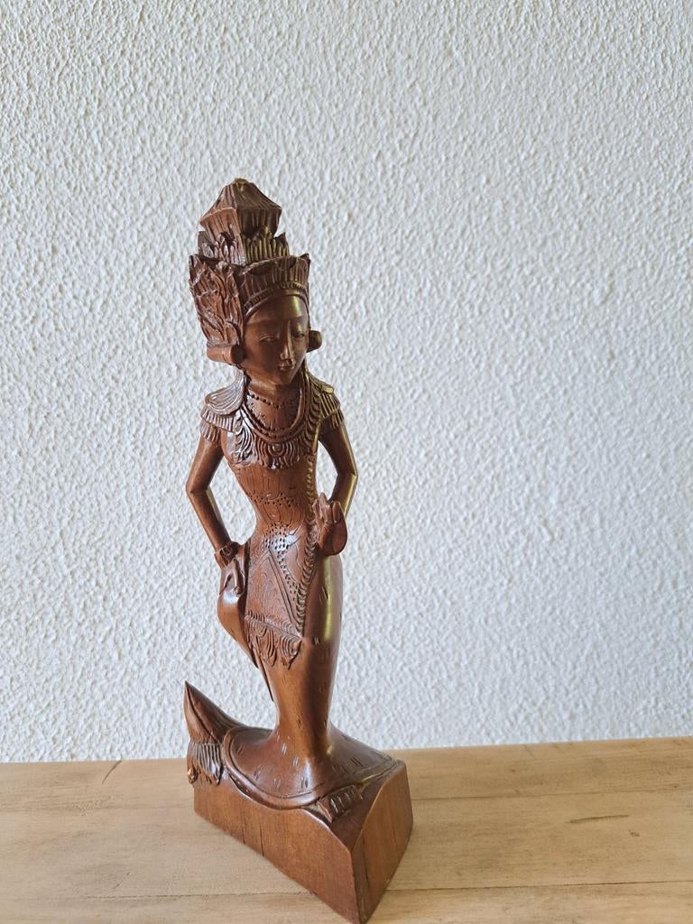 Handgesneden Balinese Houten Danseres Beeldje, Antiek en Kunst, Kunst | Beelden en Houtsnijwerken, Ophalen of Verzenden, Handgemaakt