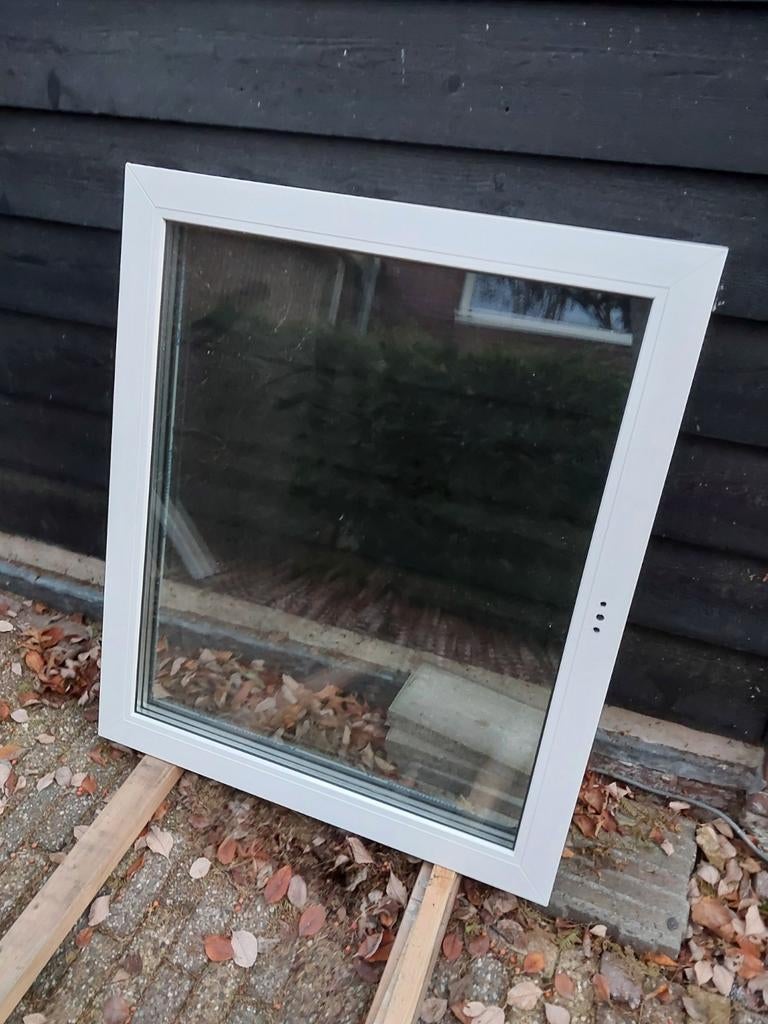 Kunststof raam met tripleglas., Doe-het-zelf en Verbouw, Glas en Ramen, Ophalen, Gevelraam of Ruit