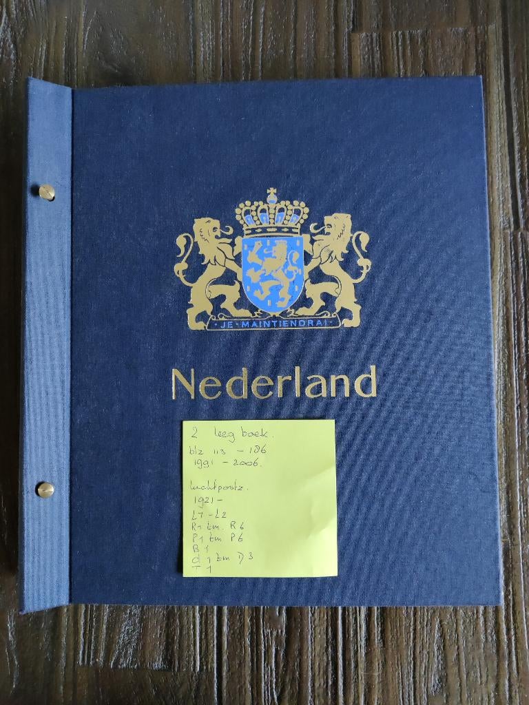 2 postzegelboeken van Davos, Postzegels en Munten, Ophalen of Verzenden