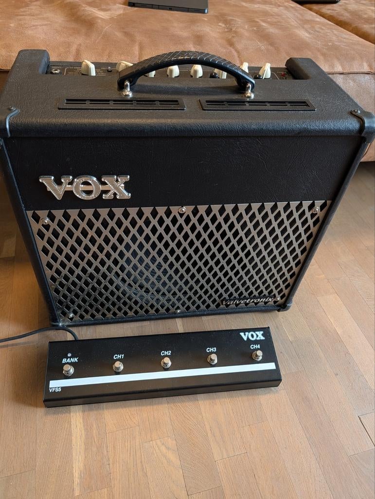 Vox VT30 gitaarversterker met nieuwe buis, Ophalen, Gebruikt, Minder dan 50 watt