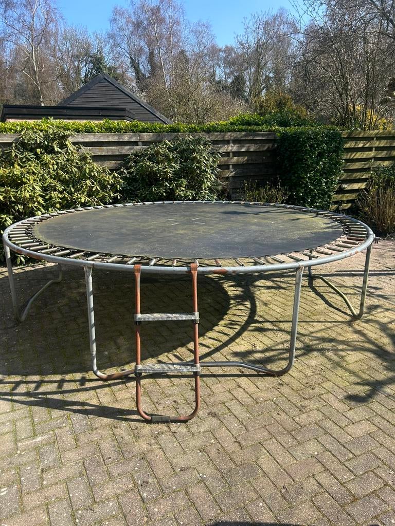 Trampoline 366, Ophalen, Gebruikt