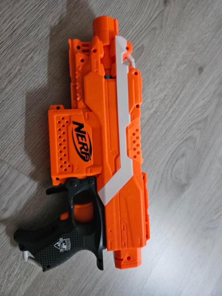 Nerf worker stryfe, Kinderen en Baby's, Speelgoed | Actiefiguren, Ophalen of Verzenden