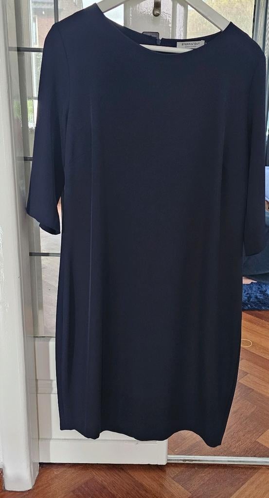 Mooie donkerblauwe jurk van Steppin Out maat 43, Kleding | Dames, Steppin Out, Blauw, Maat 42/44 (L), Ophalen of Verzenden