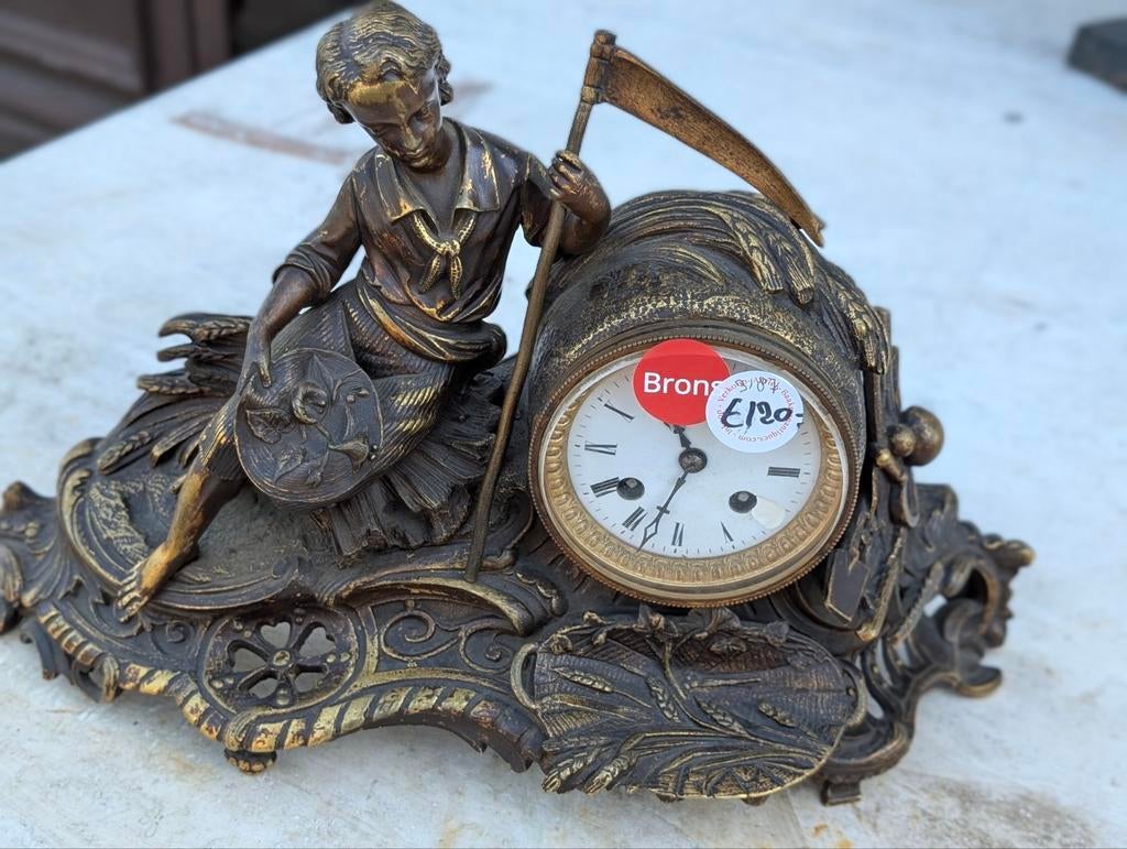 Antieke Franse bronzen pendule. 40x26 cm. €120, Antiek en Kunst, Antiek | Klokken, Ophalen