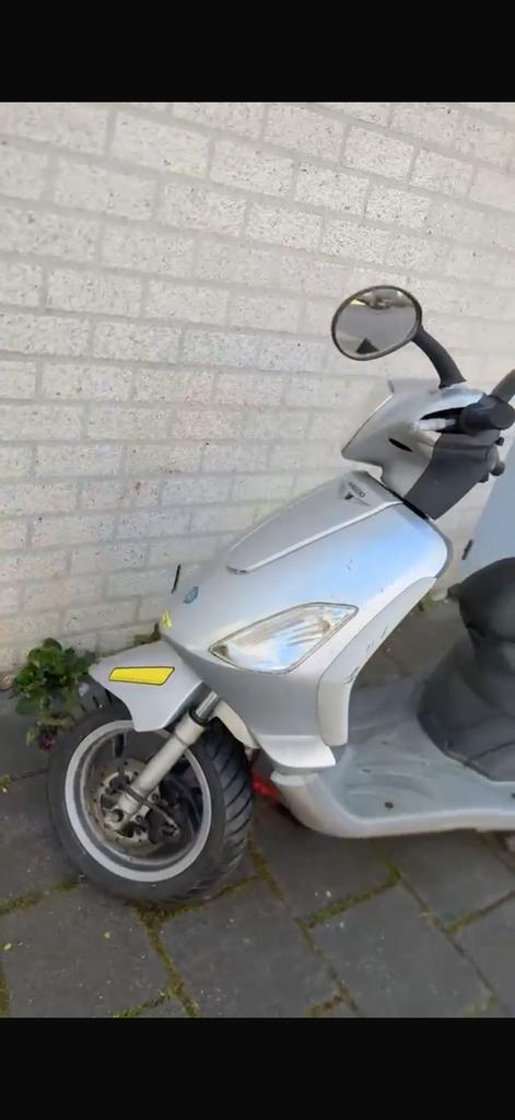 Piaggio fly kappenset en onderdelen, Ophalen, Zo goed als nieuw, Benzine