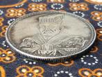 Oude Chinese munt of penning met portret en draak 4,4 cm., Antiek en Kunst, Ophalen of Verzenden