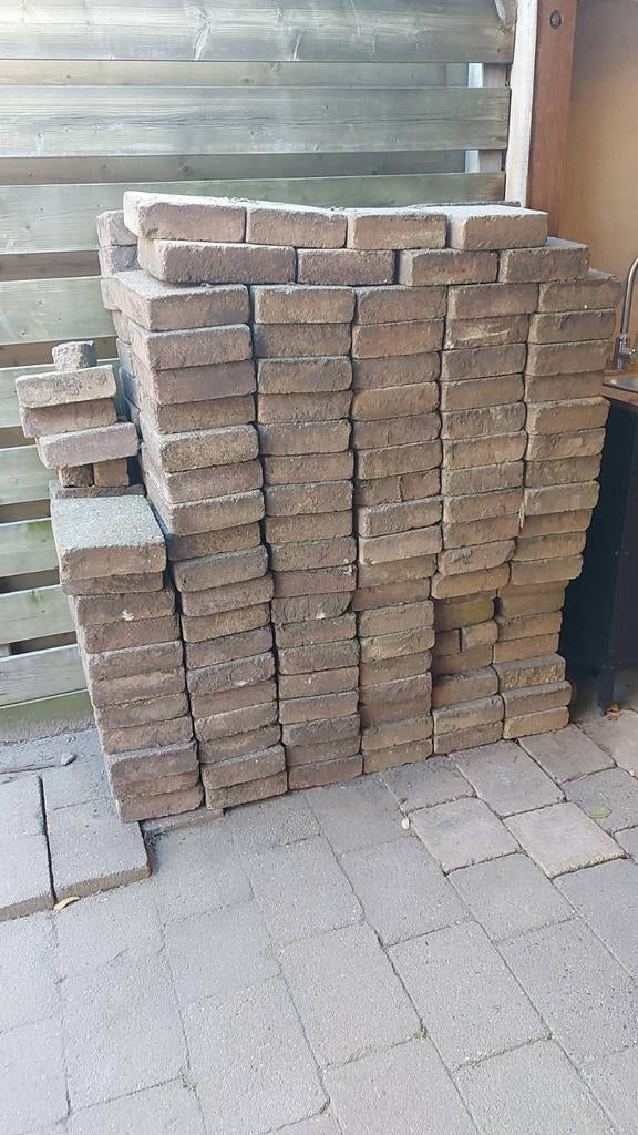 ‼️GRATIS‼️ +/-200 zandkleurige terrasstenen., Ophalen, Gebruikt