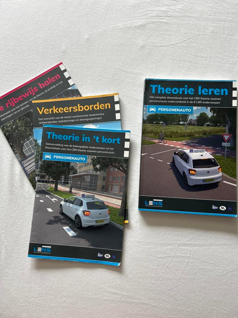Theorieboeken rijbewijs personenauto, Boeken, Ophalen of Verzenden, Zo goed als nieuw, Overige niveaus