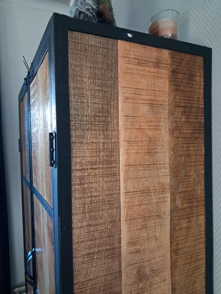 Gave mangohouten industriële kast., Ophalen, Gebruikt