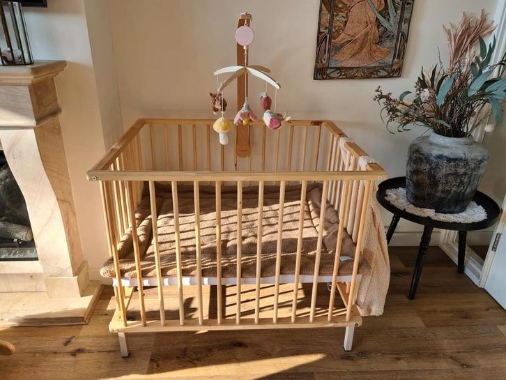 Houten box met Little Dutch mobiel, Kinderen en Baby's, Boxen, Zo goed als nieuw, Rechthoekig, Boxkleed, Ophalen