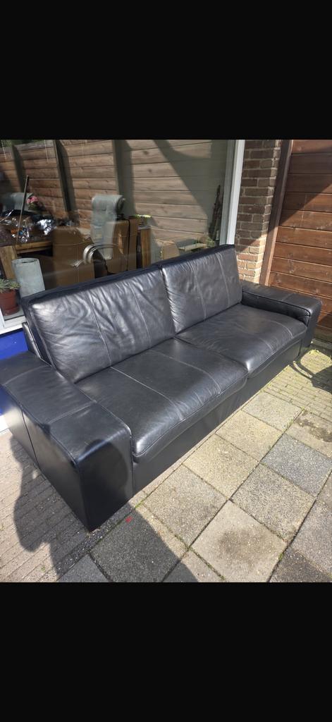 Zwarte leren bank en twee fauteuils, Huis en Inrichting, Ophalen, Gebruikt, Driepersoons, Rechte bank