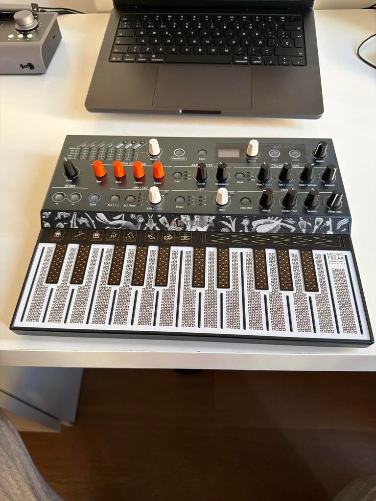 Arturia Microfreak Synthesizer - Hybride & Compact, Muziek en Instrumenten, Synthesizers, Overige merken, Zo goed als nieuw, Met midi-aansluiting