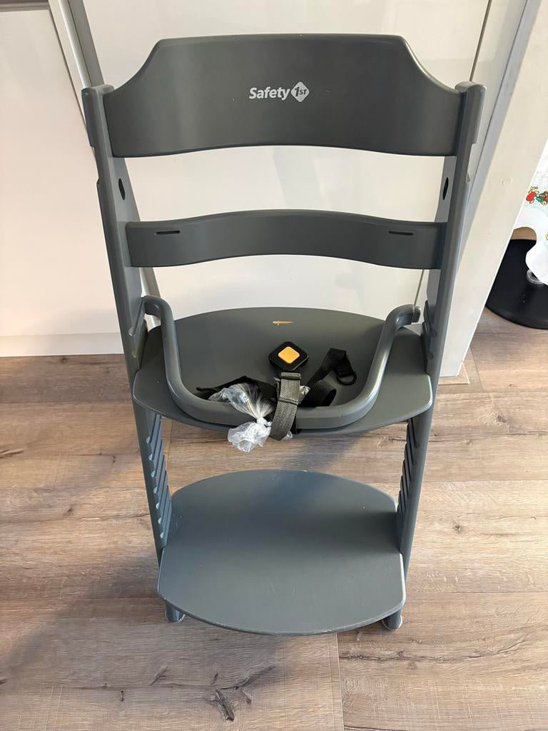 Safety 1st kinderstoel grijs, Kinderen en Baby's, Ophalen, Gebruikt, Meegroeistoel, Gordel(s)