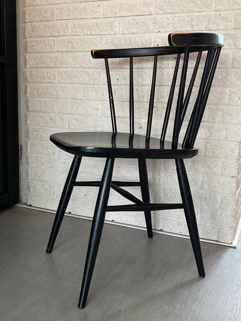 Retro/vintage, Deens Design houten spijlen stoeltje., Huis en Inrichting, Stoelen, Ophalen, Gebruikt, Zwart, Vintage Mid Century Design