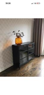 Zwart metalen kast dresette hoog dressoir, Ophalen, 100 tot 150 cm, Zo goed als nieuw, Metaal