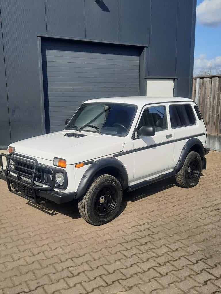 Lada niva 1.7i 4x4, Auto's, Lada, Niva, Wit, Handgeschakeld, Vierwielaandrijving