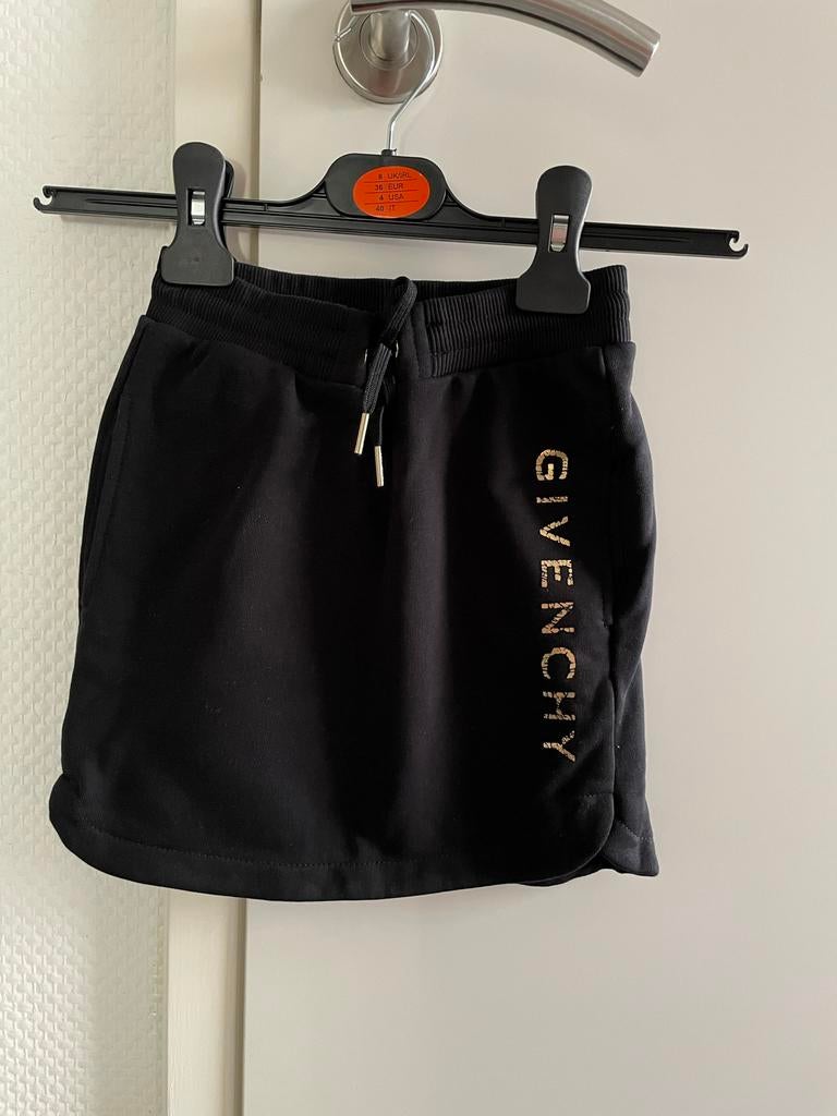 Givenchy rokje met goudkleurige letters 4 jaar, Kinderen en Baby's, Kinderkleding | Maat 92, Ophalen of Verzenden, Zo goed als nieuw