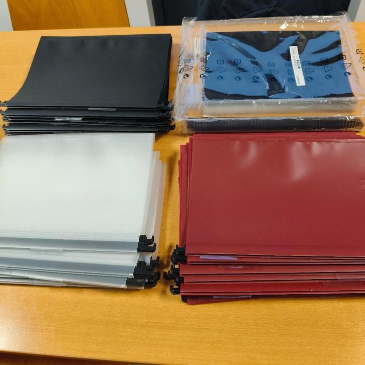 Hangmappen A4 kunststof set 50 st. bordeau-zwart-transparant, Diversen, Schrijfwaren, Zo goed als nieuw, Ophalen
