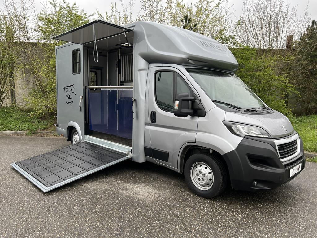 Peugeot Boxer Paardenwagen / Horsetruck / Veewagen, Dieren en Toebehoren, Paarden en Pony's | Trailers en Aanhangwagens, Gebruikt