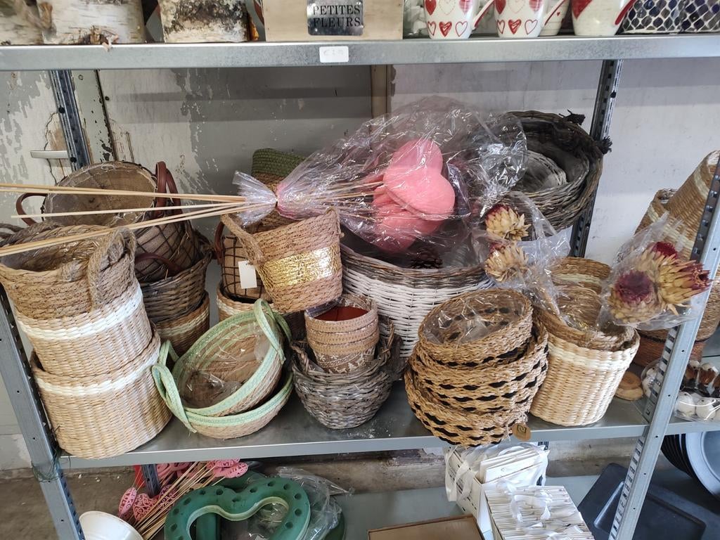 Stelling vol decoratie spullen, Ophalen, Nb, Nb, Nb