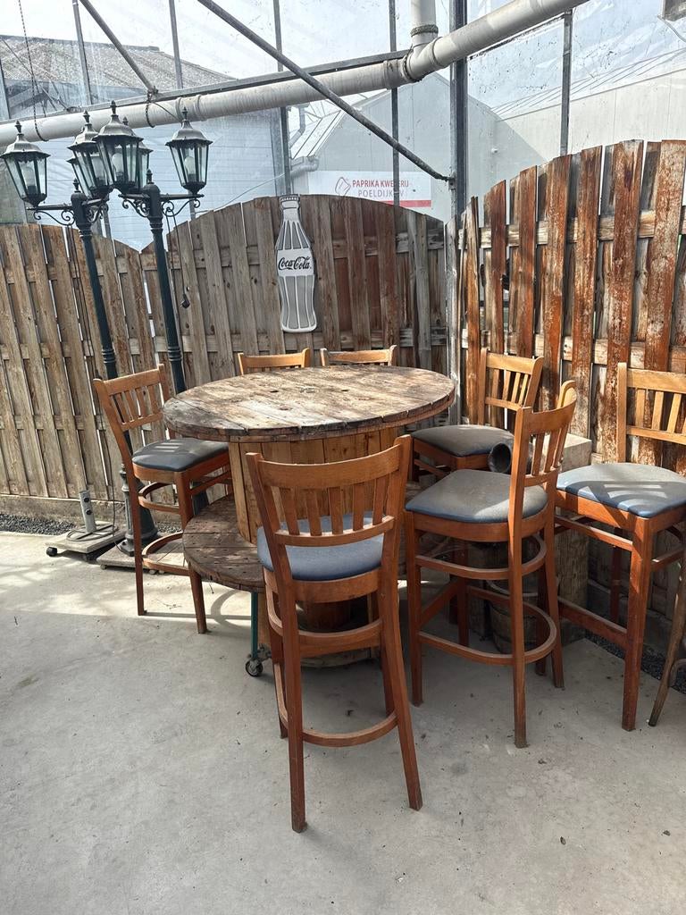 Robuuste houten statafel met 7 barkrukken, Gebruikt, Bruin, Ophalen of Verzenden, Vijf, Zes of meer stoelen