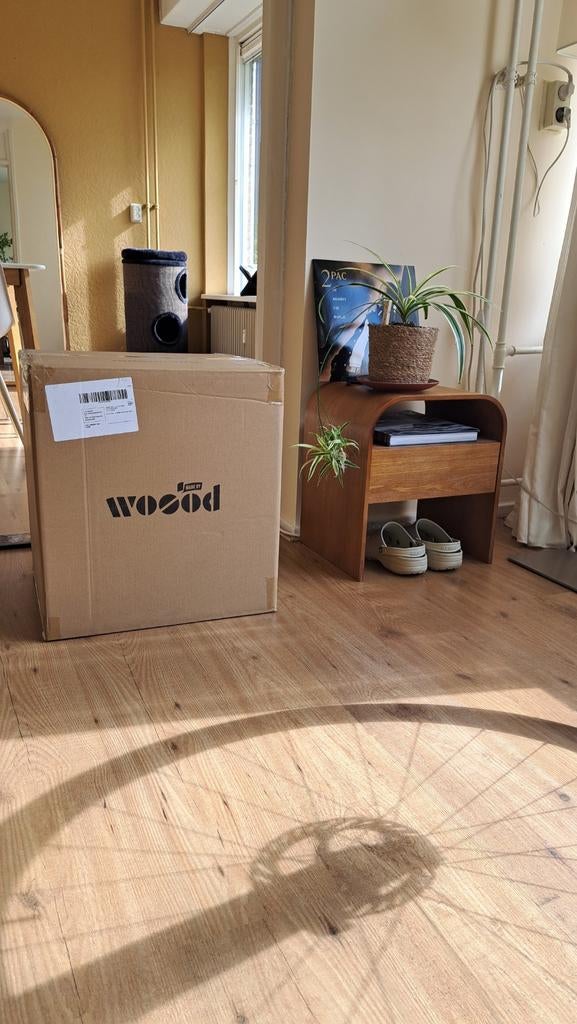 Nachtkastje/bijzettafel van Woood nieuw in doos, Huis en Inrichting, Ophalen of Verzenden, Nieuw, Laminaat