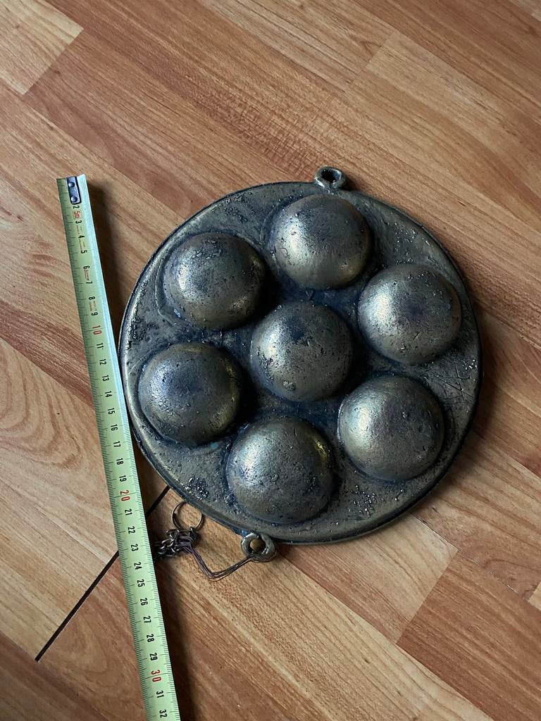 Antieke Bronzen Pan met 7 Holtes - Decoratief, Antiek en Kunst, Ophalen of Verzenden, Brons