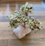 edelsteen boompje Chysopraas blaadjes op rotsje Rozekwarts, Ophalen of Verzenden, Mineraal