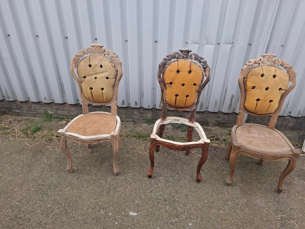 Set van 3 antieke stoelen voor restauratie, Ophalen