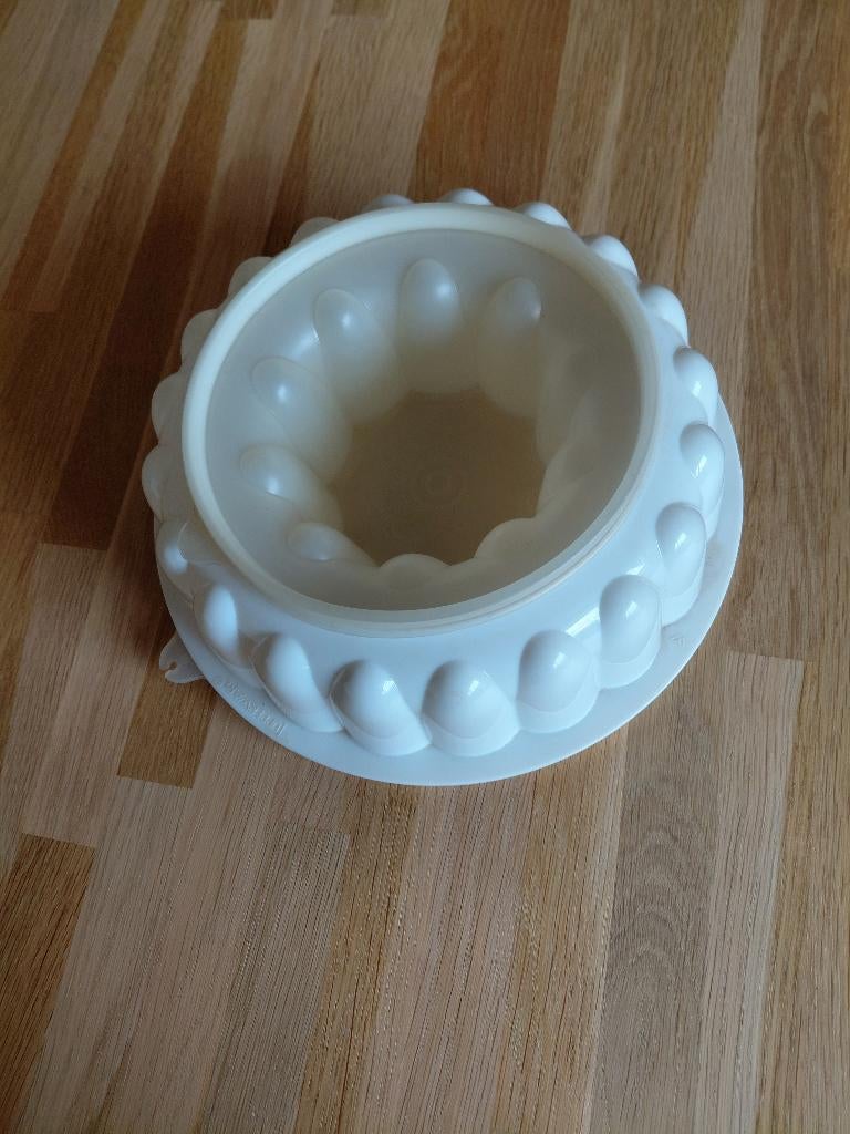 Te koop puddingvorm, vorm Tupperware, Huis en Inrichting, Keuken | Tupperware, Ophalen of Verzenden, Gebruikt, Wit, Overige typen