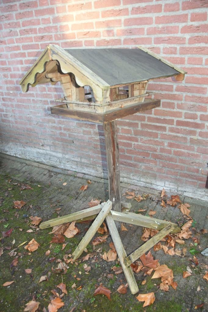 Handgemaakt vogelhuisje op voet Alpen vogel voeder huis, Ophalen